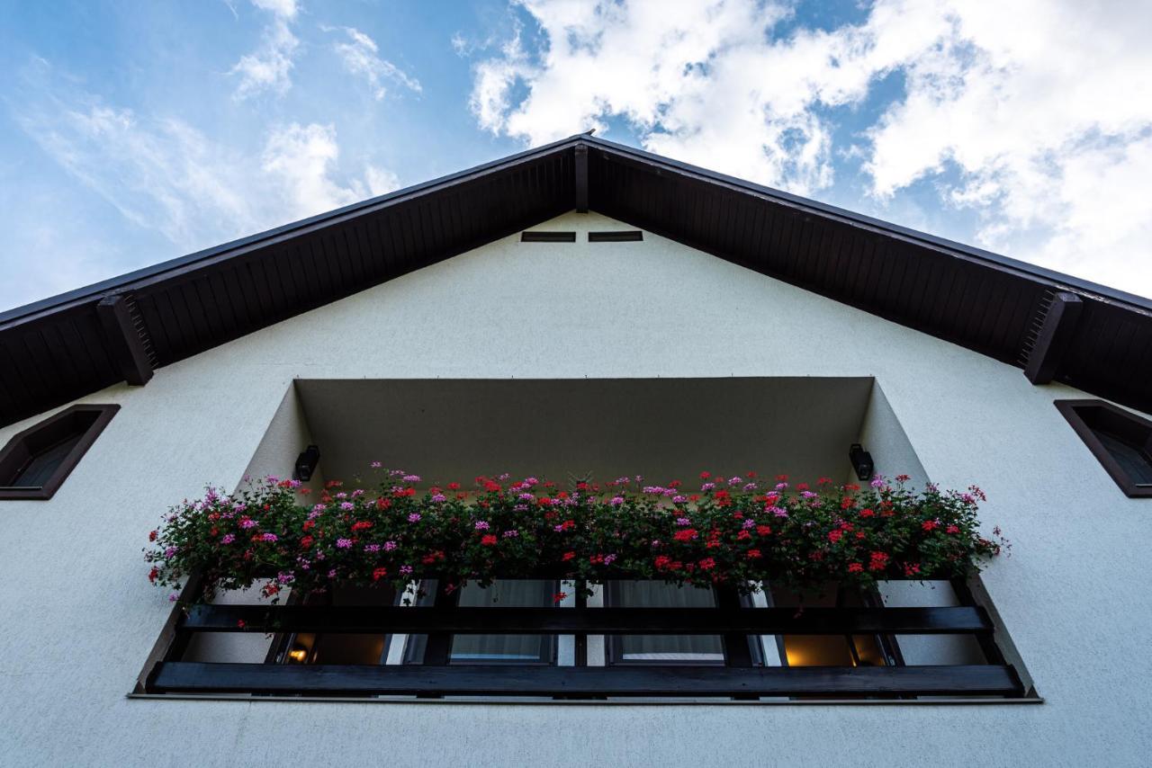 Hotel K'Raman Râmnicu Vâlcea Esterno foto
