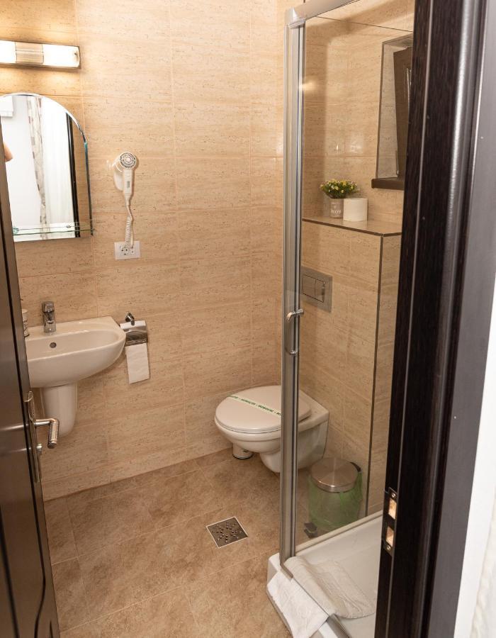 Hotel K'Raman Râmnicu Vâlcea Esterno foto